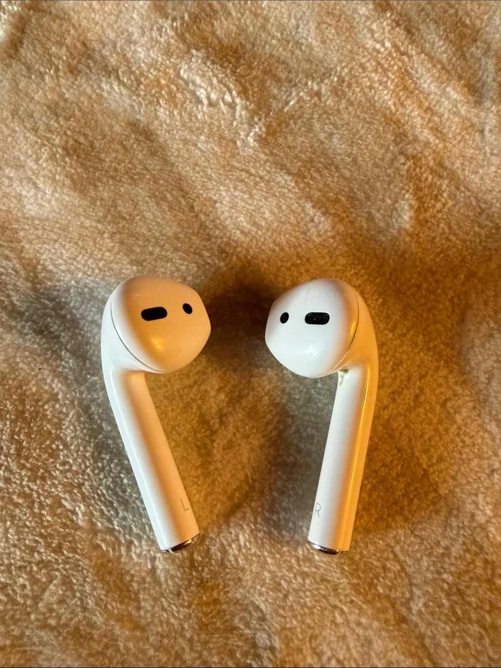 Apple 2nd generation AirPods with Charging case
